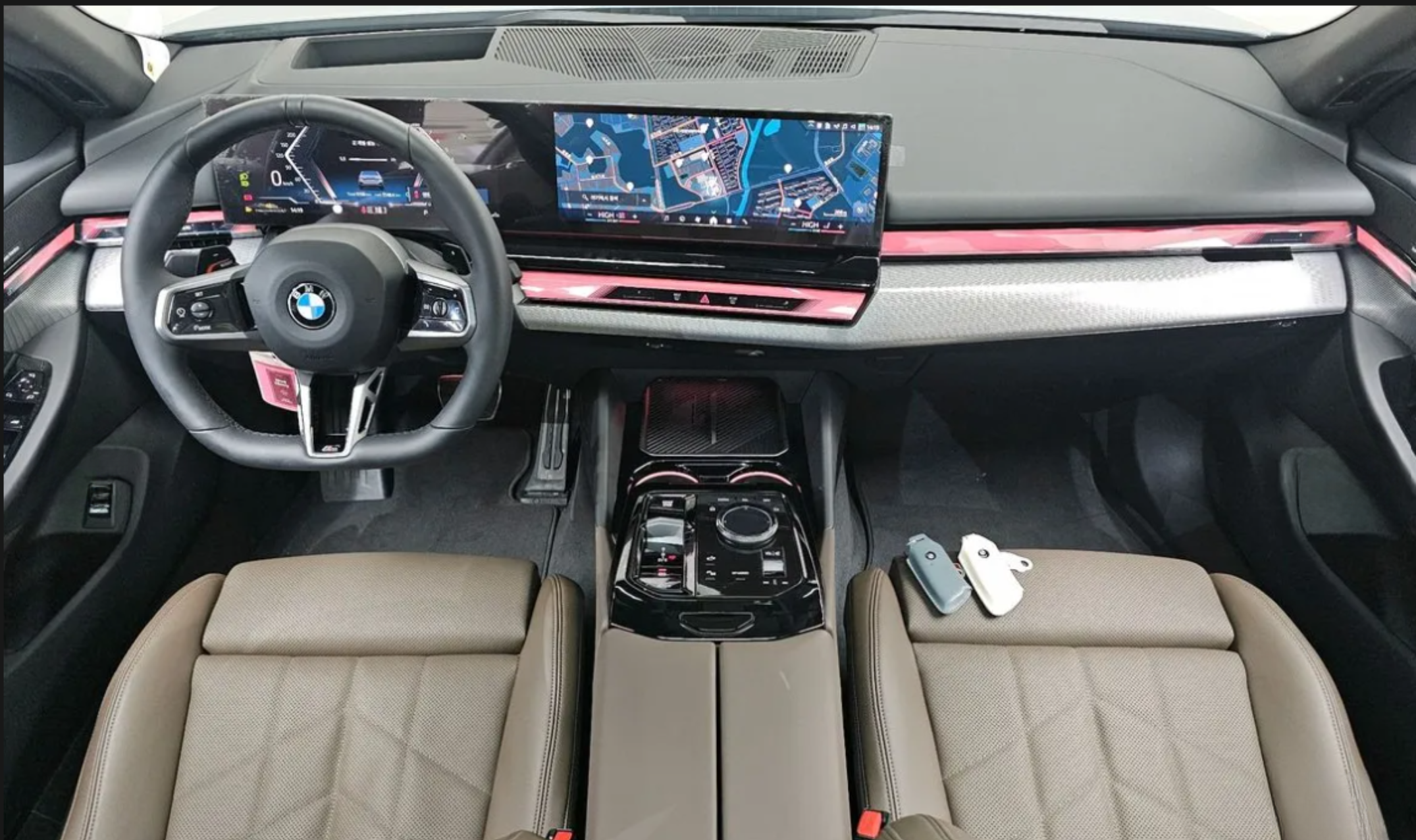 BMW 520i M Sport (G60) سماوي الصورة 7